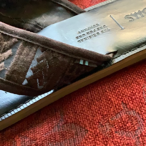 Toms leather canvas slip on sandal dark brown size 8W - Picture 5 of 5